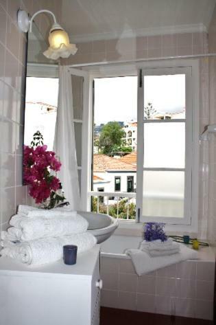 Old Town Penthouse - Barreirinha Apartment ฟุงชาล ภายนอก รูปภาพ